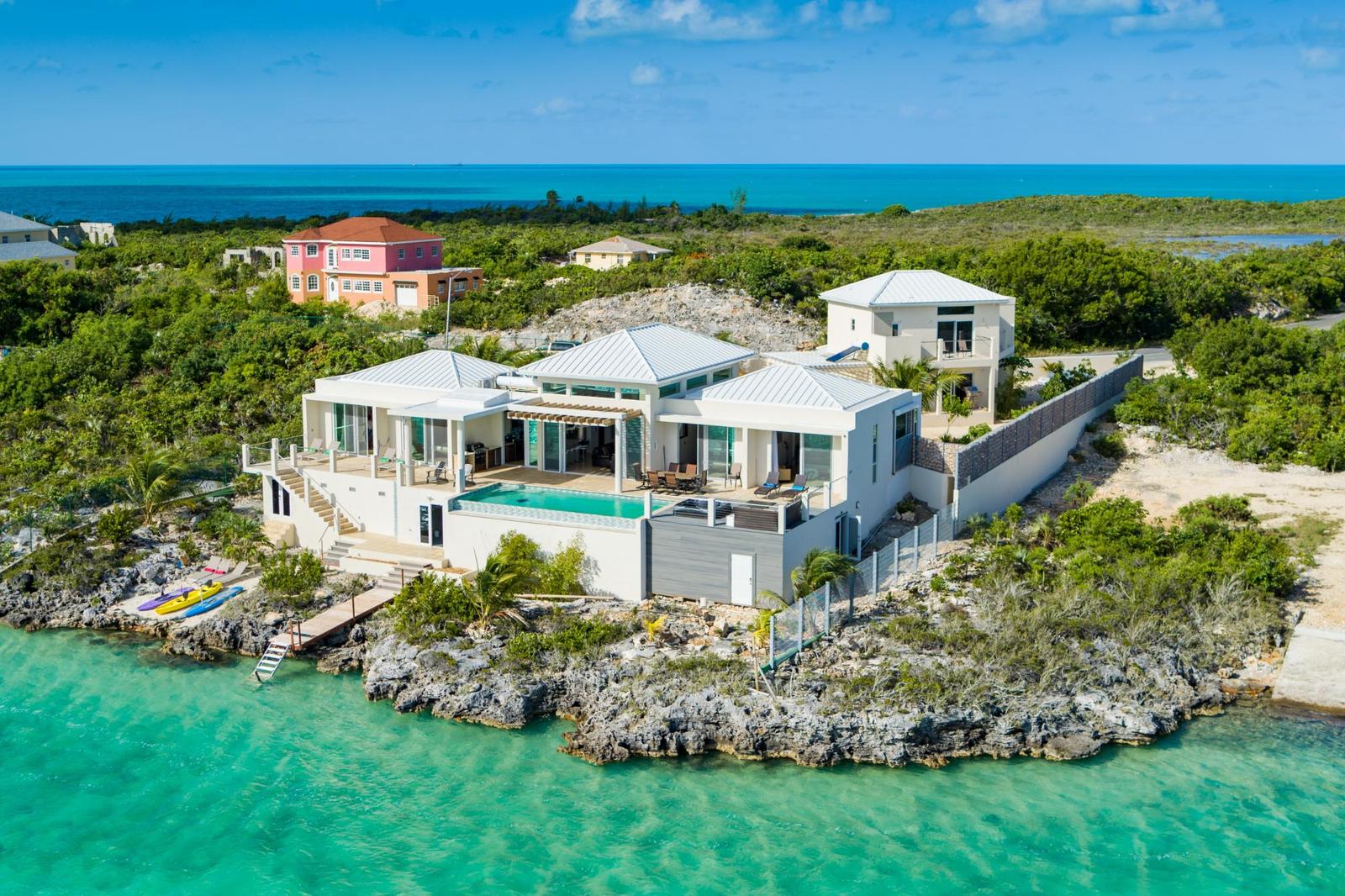 4 Bedroom Villa in Chalk Sound, Providenciales — photo 5