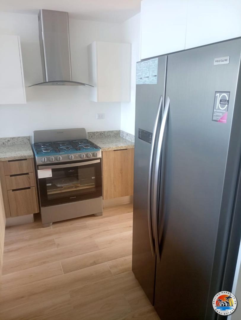 3 Bedroom Plus Service Quarters Condo with Lagoon Beach Access — photo 4