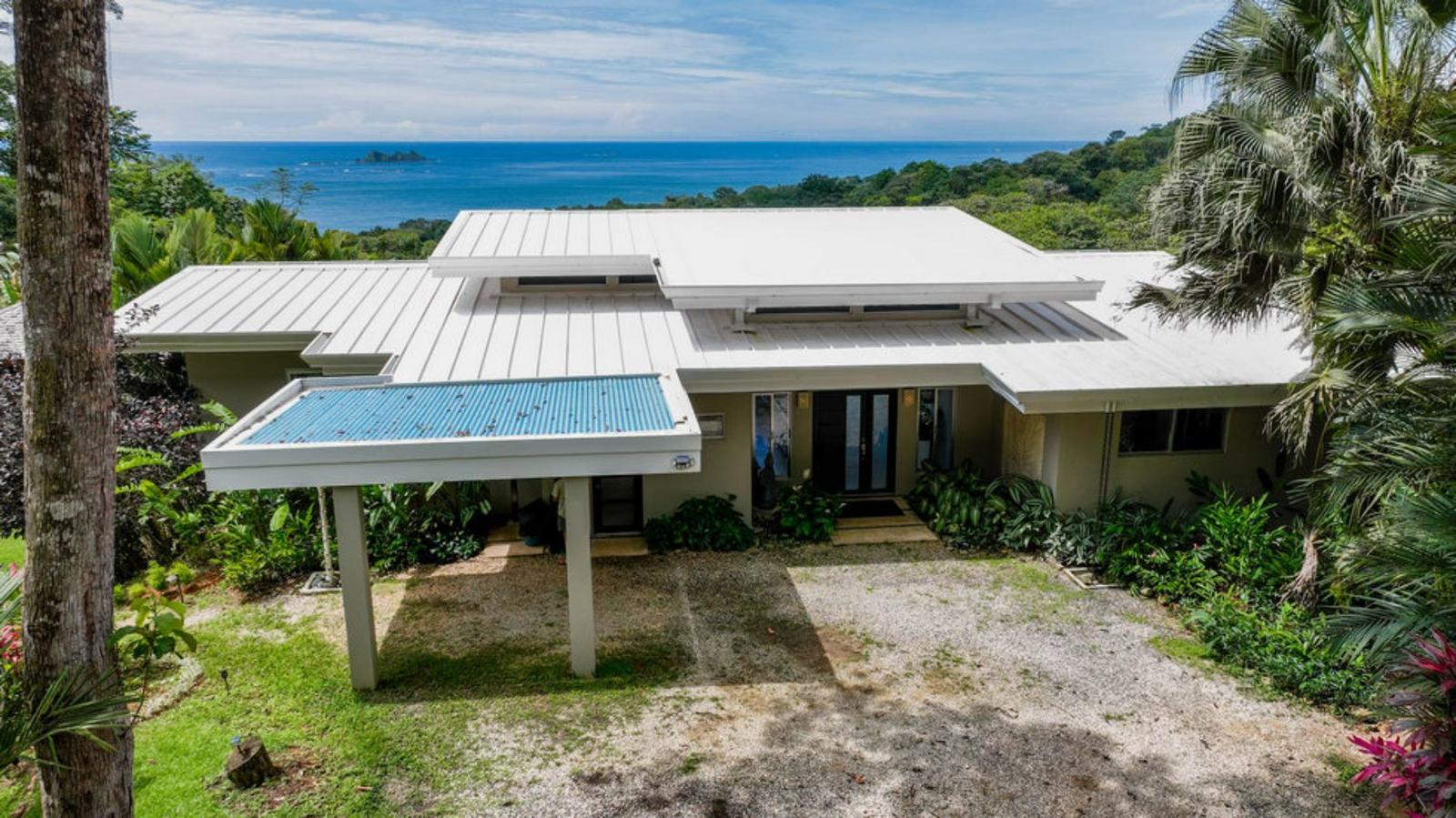 4 Bedroom Ocean View Villa for Sale in Uvita — photo 2