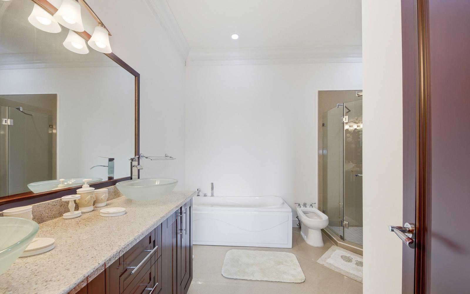 3 Bedroom Condo for Sale, Columbus Cove, Love Beach, New Providence, Bahamas — photo 4