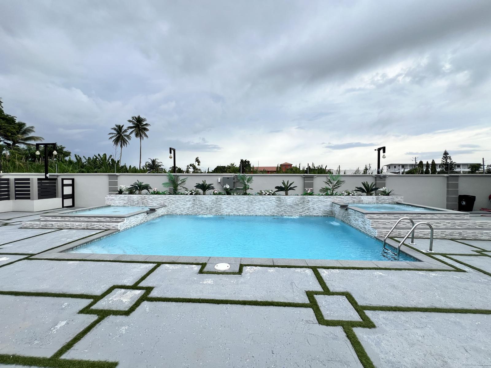 Piarco Townhouse with Attic, Pool and Clubhouse — photo 3