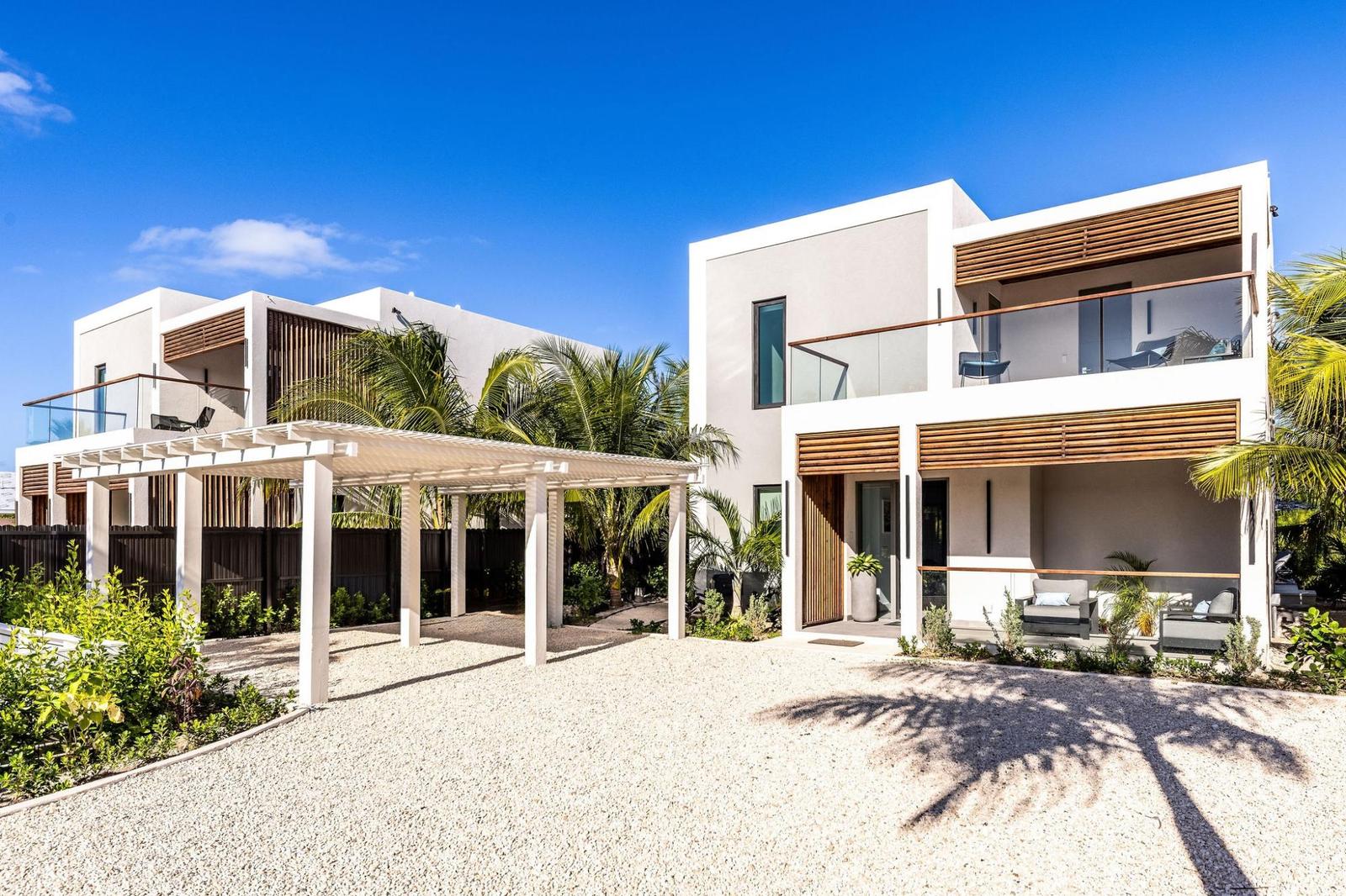 LOTUS VILLA IN LEEWARD — photo 3