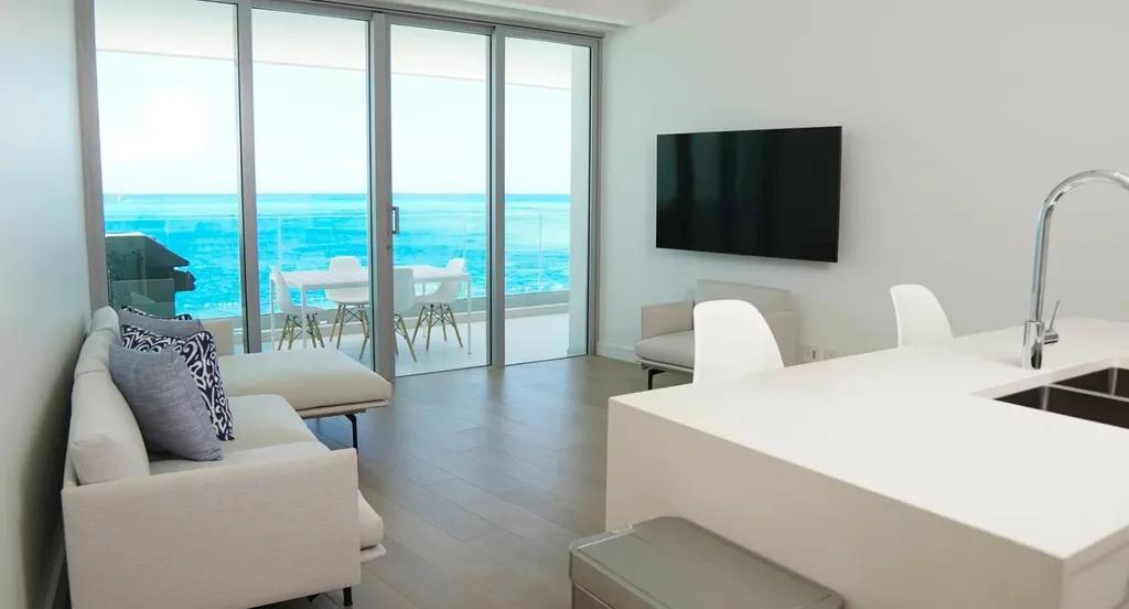 2-bedroom condo in Paradise Island with ocean views — photo 3