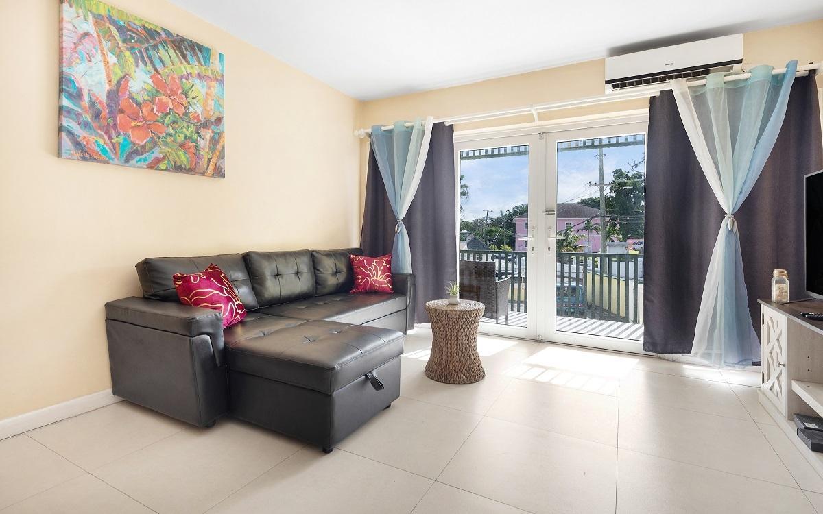 TOWN COURT Apartment for sale in Nassau — photo 2