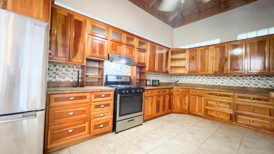 Walders Run Beautiful 5BR Jamaican Villa — photo 4
