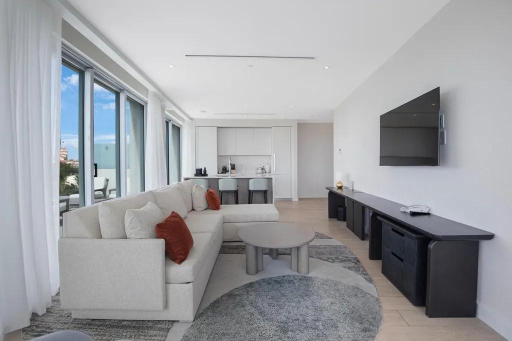 1-bedroom apartment in West Bay Street, Bahamas — photo 3