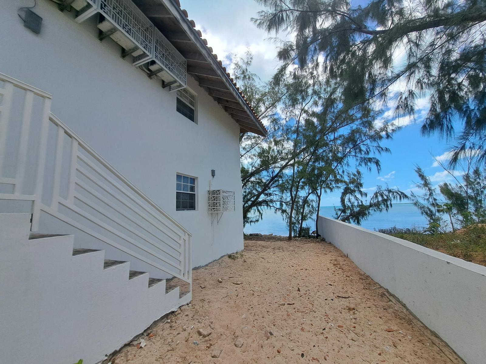 Sand Bar Five Cays - Beachfront Apartment Complex in Five Cays, Providenciales — photo 4