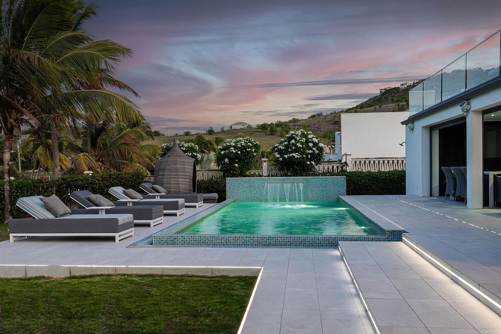 6 Bedroom Luxury Villa for Sale, Willoughby Bay, Antigua — photo 1