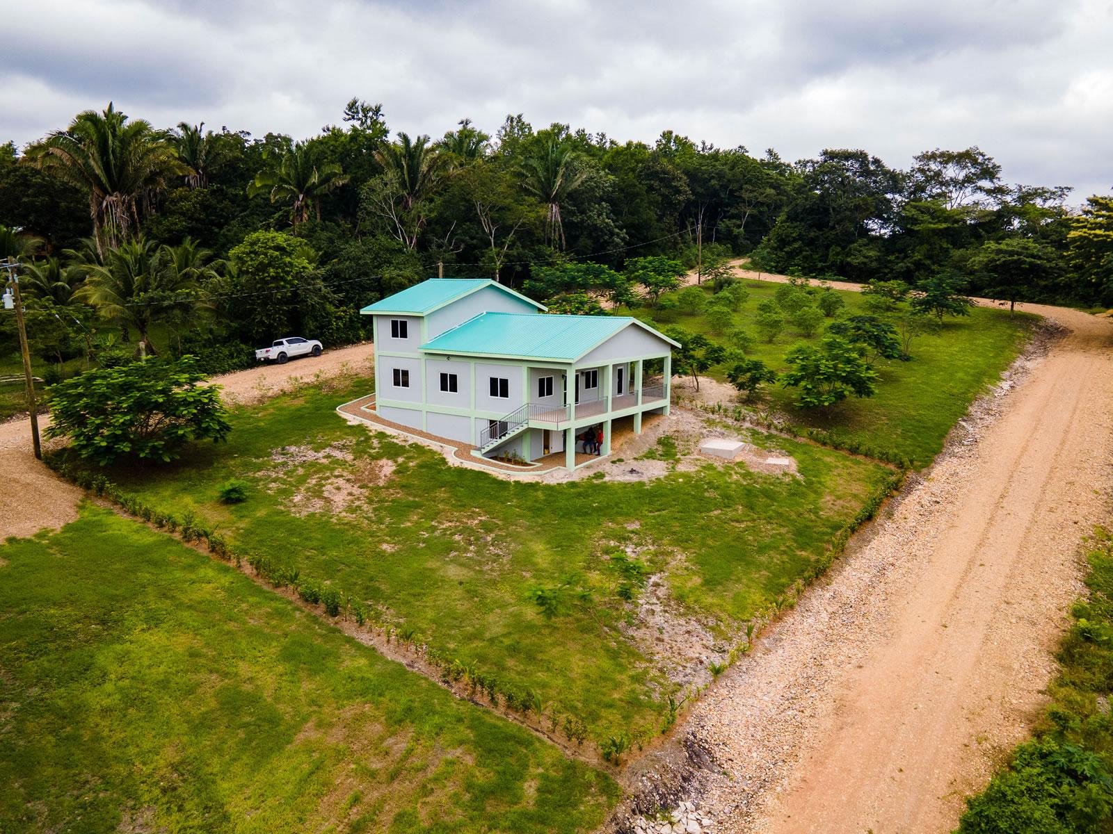 Newly Built Home with Pool, Fruit Trees, and Stunning Views in Bullet Tree Falls — photo 5