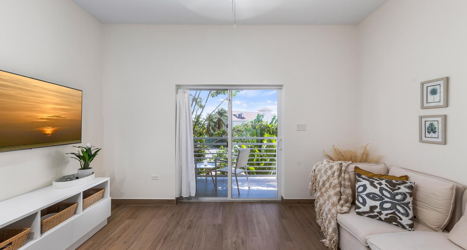 1-bedroom apartment in West Bay, Cayman Islands — photo 4