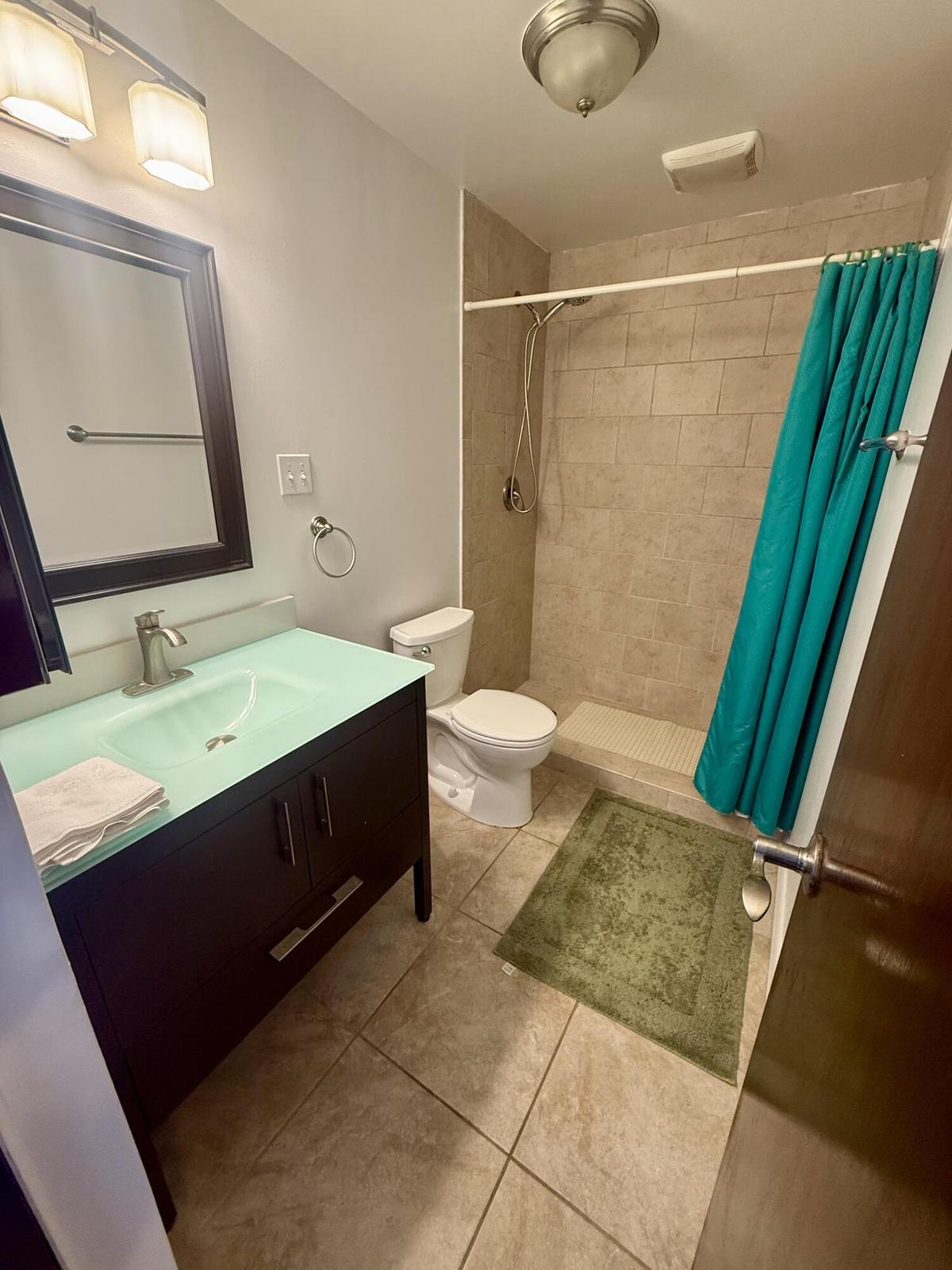 New Listing Condo Rental Smith Bay EE — photo 3