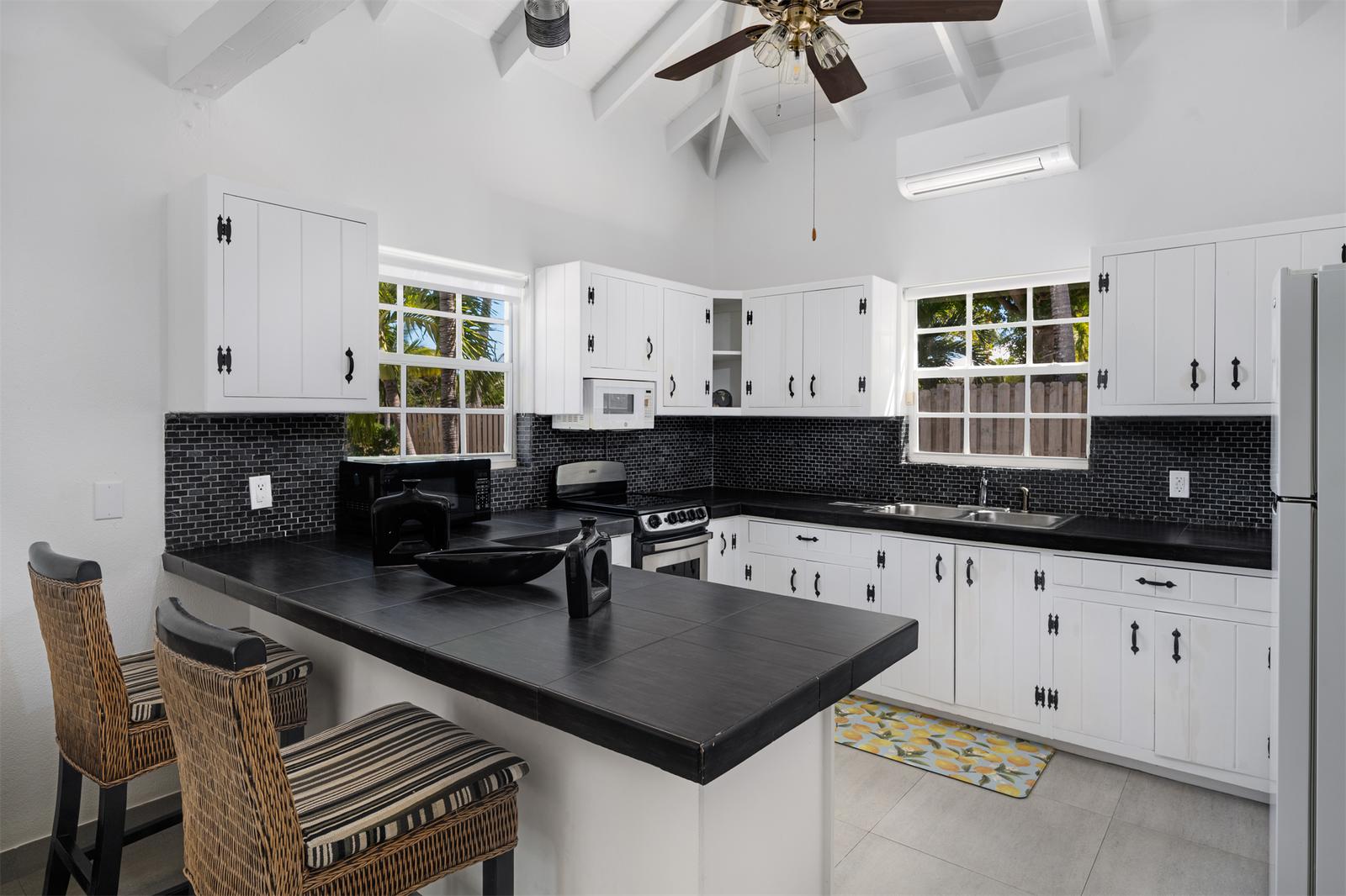 42 Garden Loop, Grace Bay, Turks and Caicos Islands — photo 4