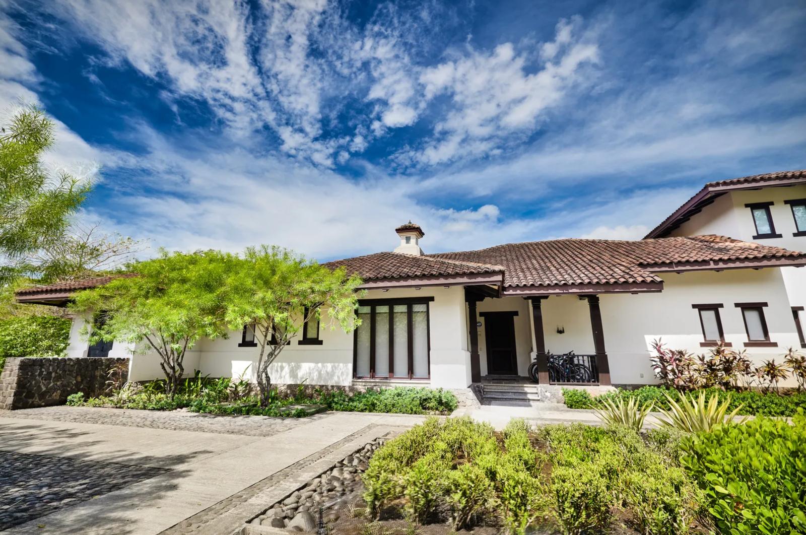 4 Bedroom Colonial Style Villa in Hacienda Pinilla, Tamarindo — photo 1