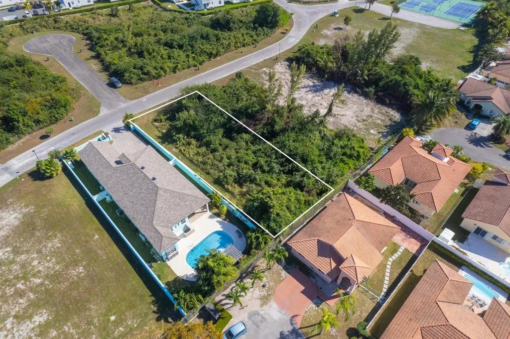 10,000+ sq. ft. homesite in Palm Cay, New Providence — photo 3