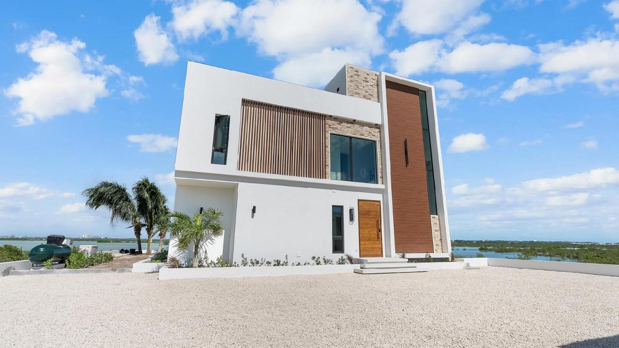 8 Turtle Tail Drive, Turtle Tail, Providenciales, Turks and Caicos Islands — photo 1