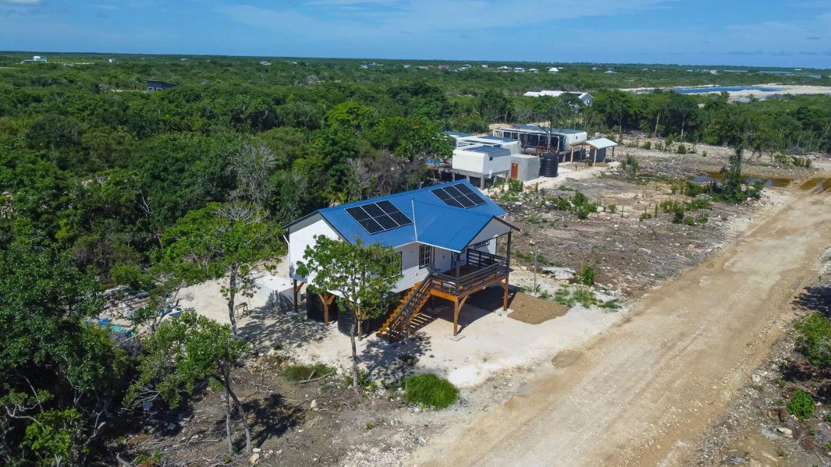 Belize Secret Beach 2-Bedroom Sustainable House — photo 2