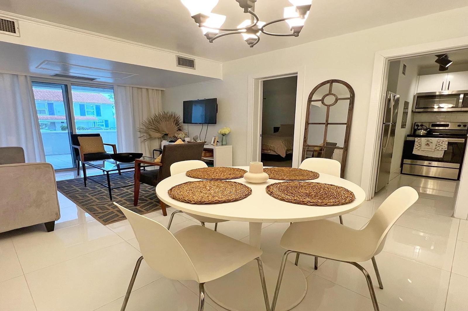 1 bedroom Apartment for sale — DELAPORTE CONDO — photo 1