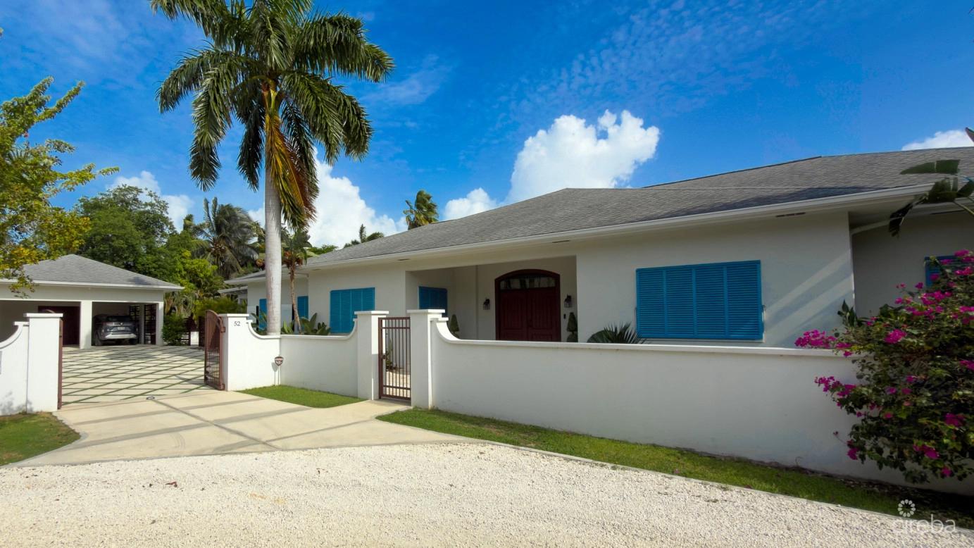 4 bedroom property for sale — Seven Mile Beach Corridor Family Home in the Cayman Islands — photo 1