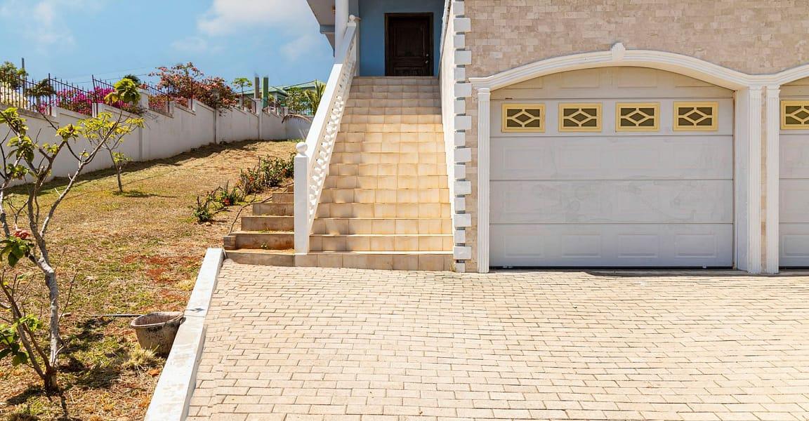 7 Bedroom House for Sale, Junction, Saint Elizabeth, Jamaica — photo 5