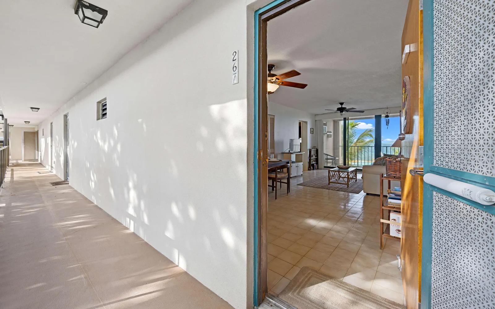 267 Smith Bay Ee — photo 2