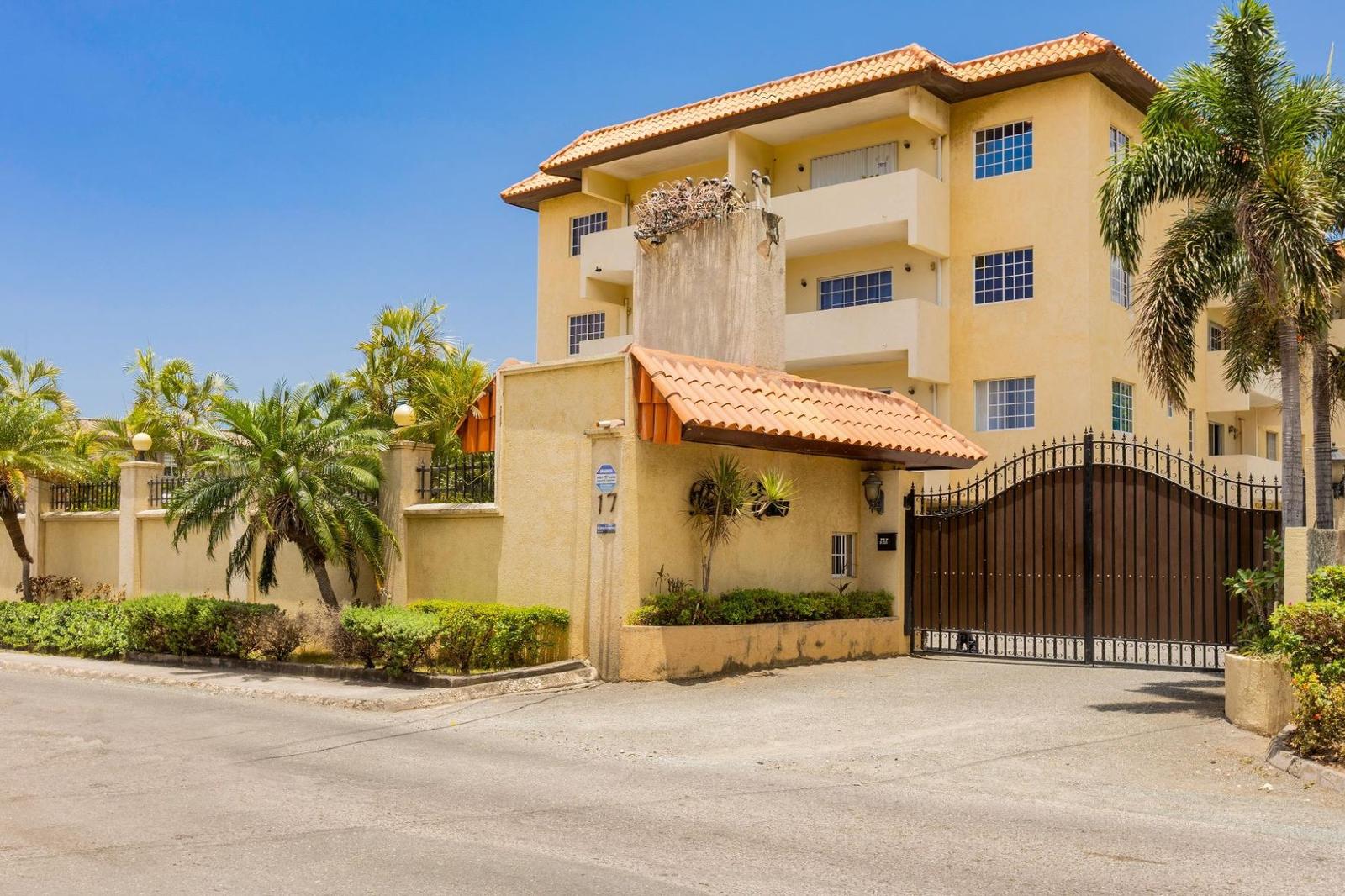 2-bedroom condo in Kingston 10, Jamaica — photo 1