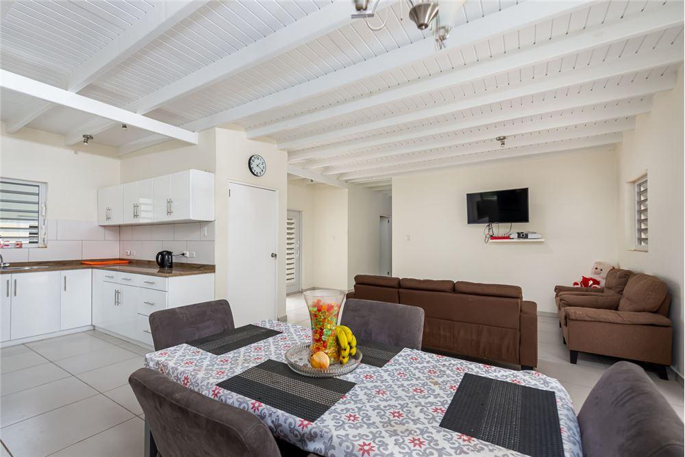 Spacious Family Home with Separate Studio — photo 5