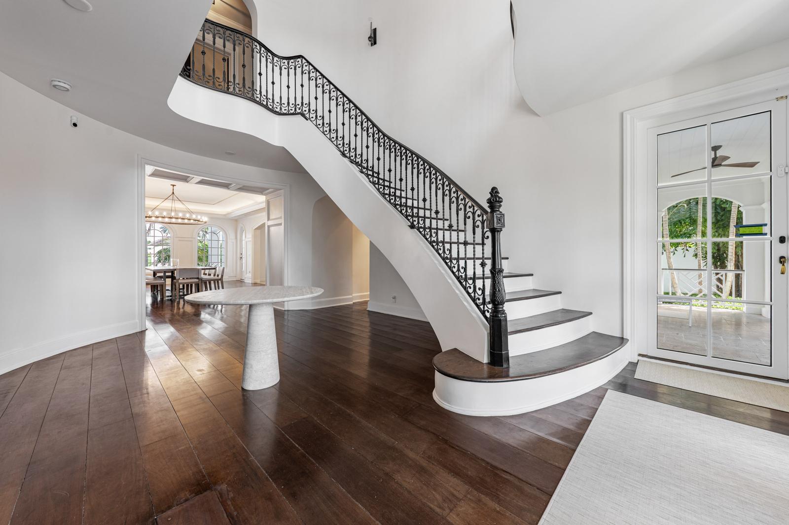 6 bedroom Single Family Home/House for sale - 104 Harbourway, Ocean Club Estates — photo 2