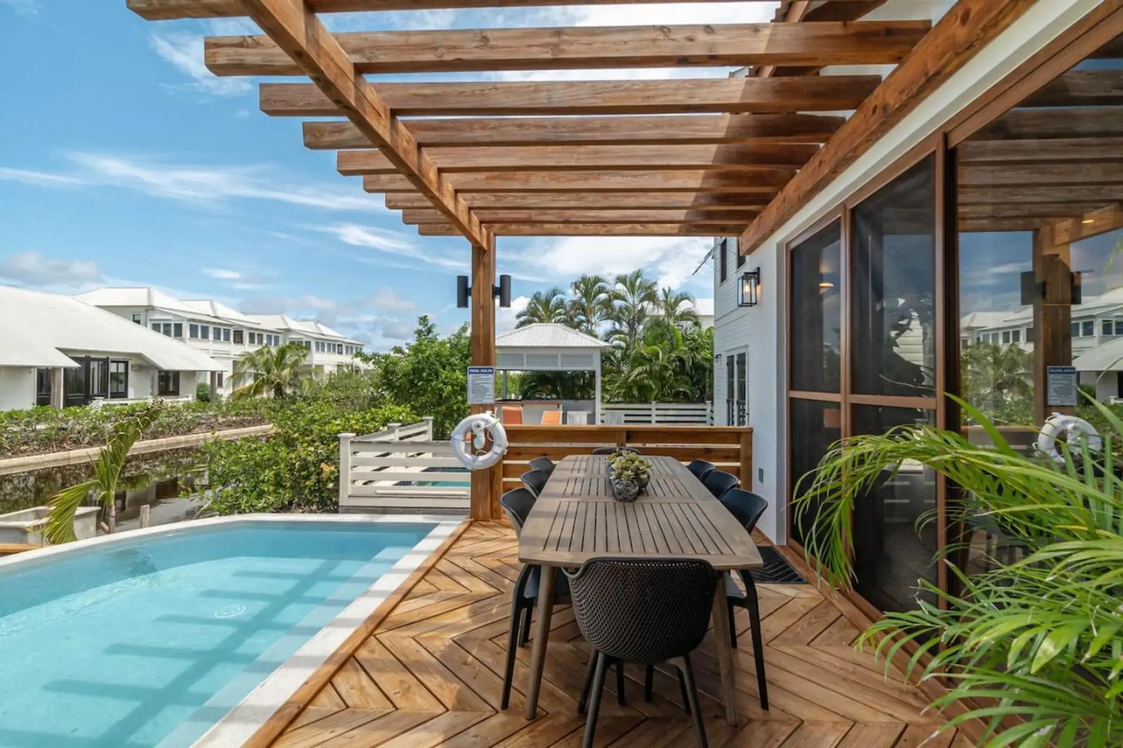 HILTON Resort Family Cottage with 2 Garden Cottages — photo 1