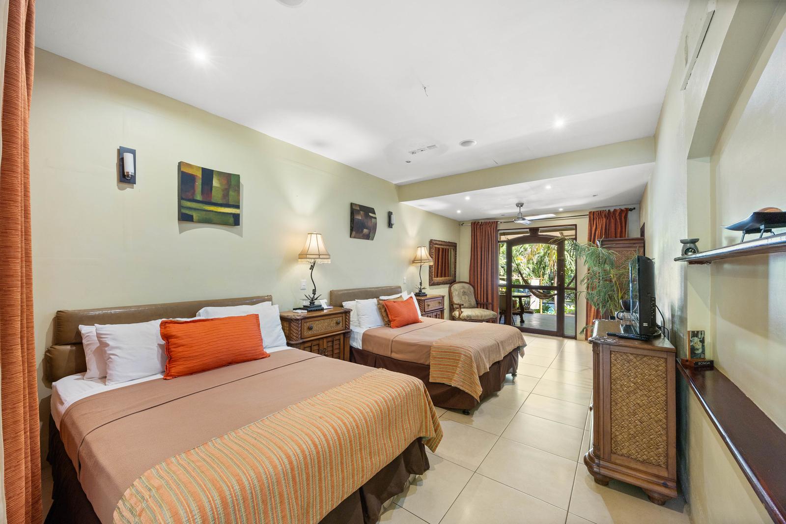 9 Bedroom Boutique Hotel for Sale, Tamarindo, Guanacaste, Costa Rica — photo 3