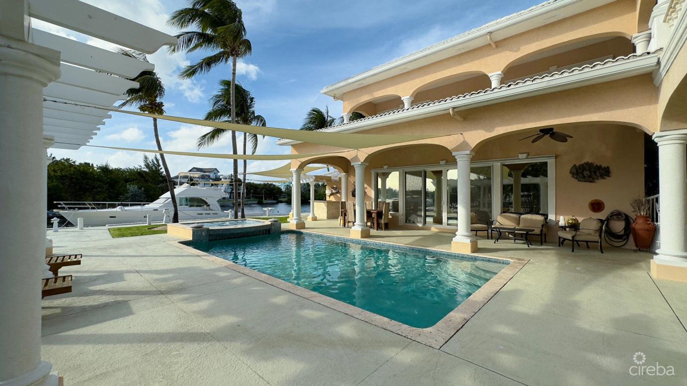 4 Bedroom Canal Front Home in Yacht Club, Cayman Islands — photo 3