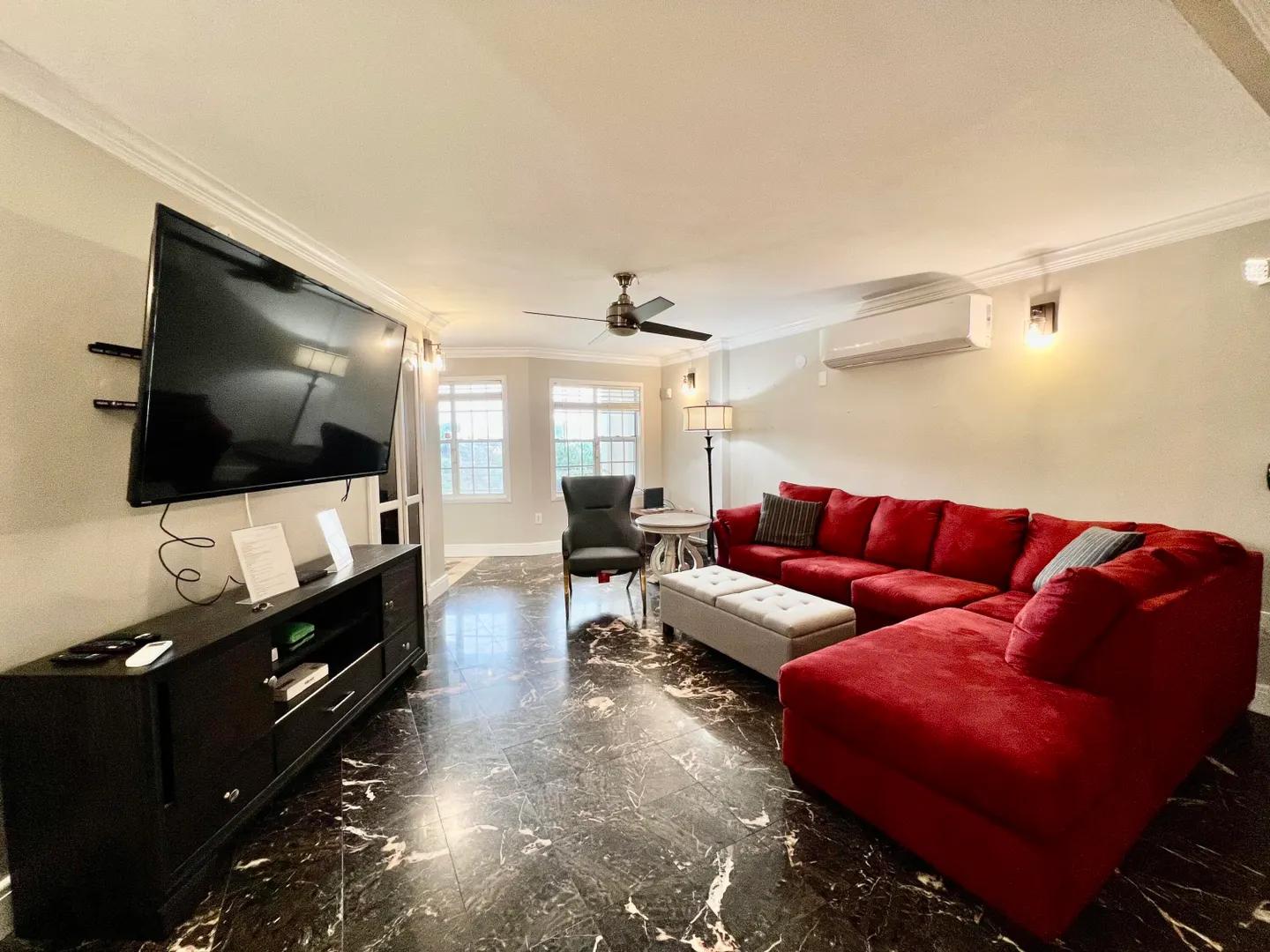 2 Bed / 1.5 Bath — photo 1