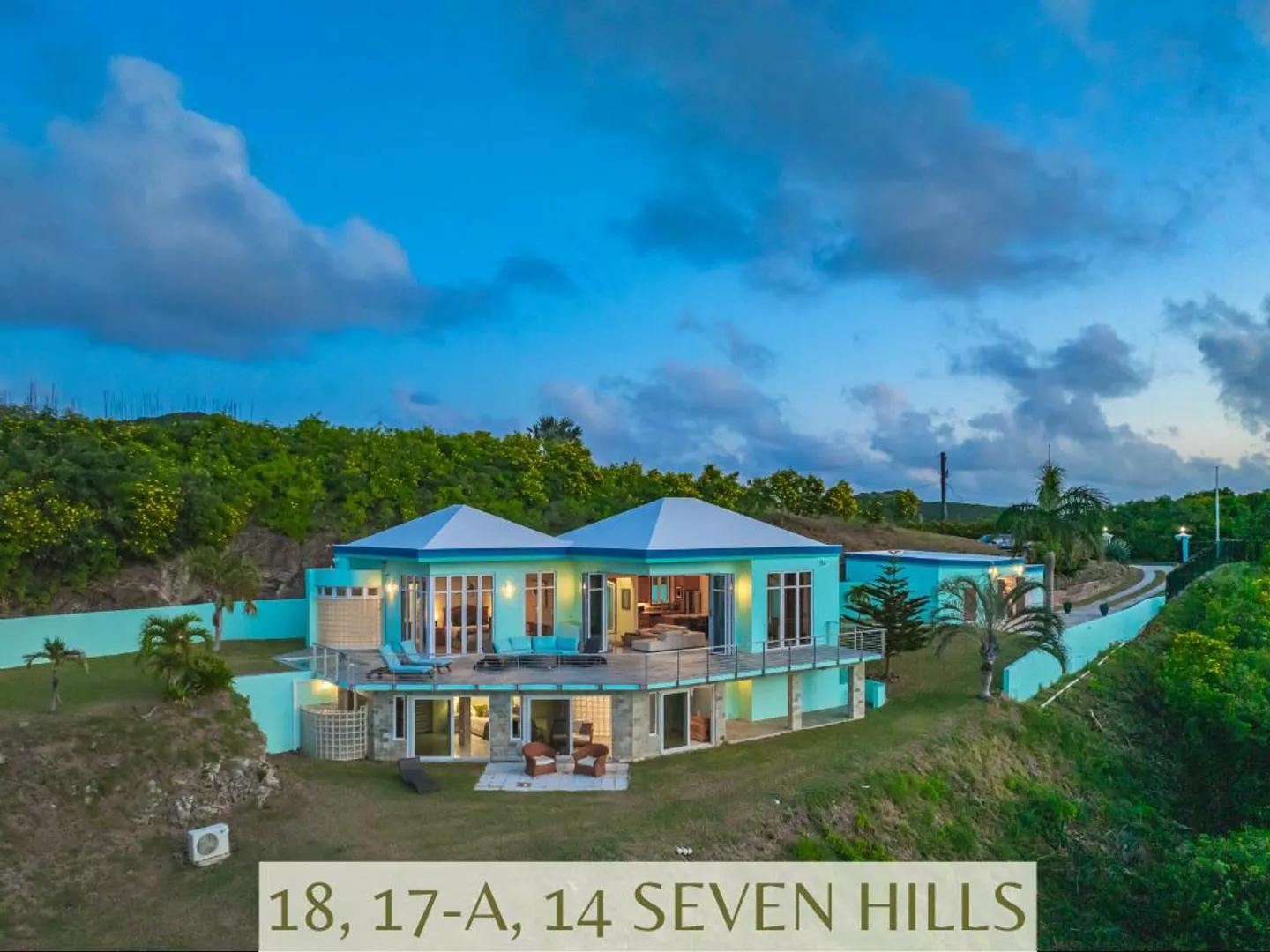 3 Beds 3.5 Baths 3,188 Sqft Villa — photo 1