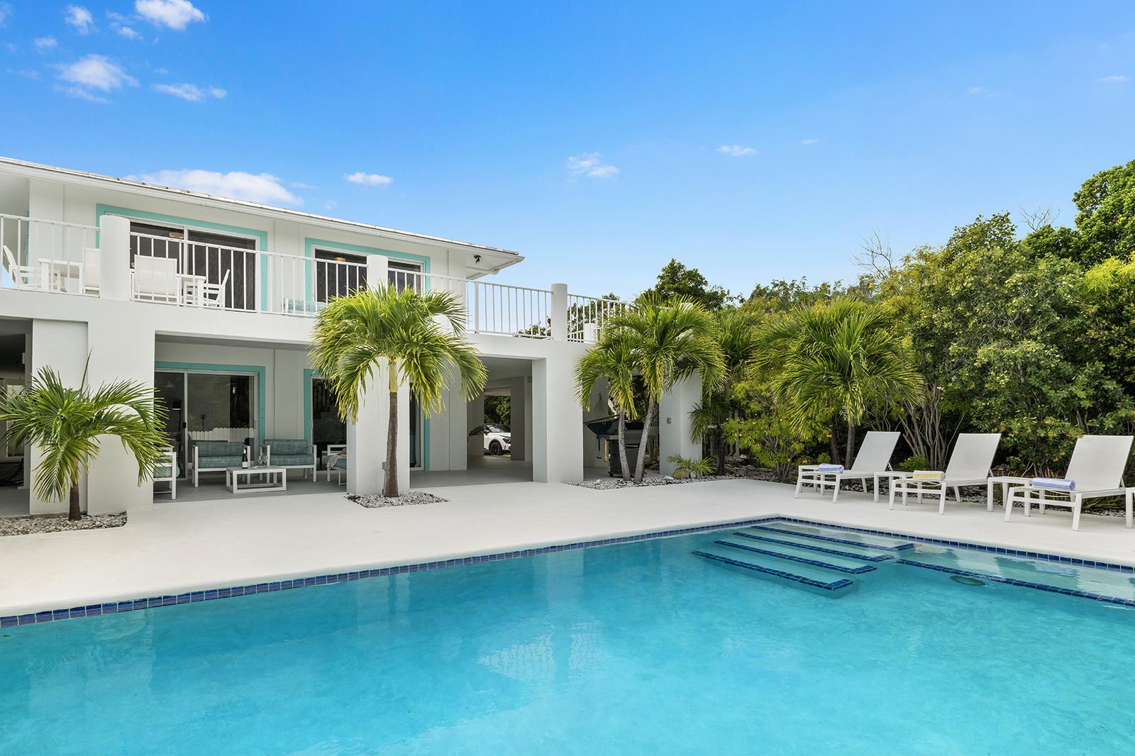 Blue Zepher Villa in Blue Mountain, Providenciales — photo 2