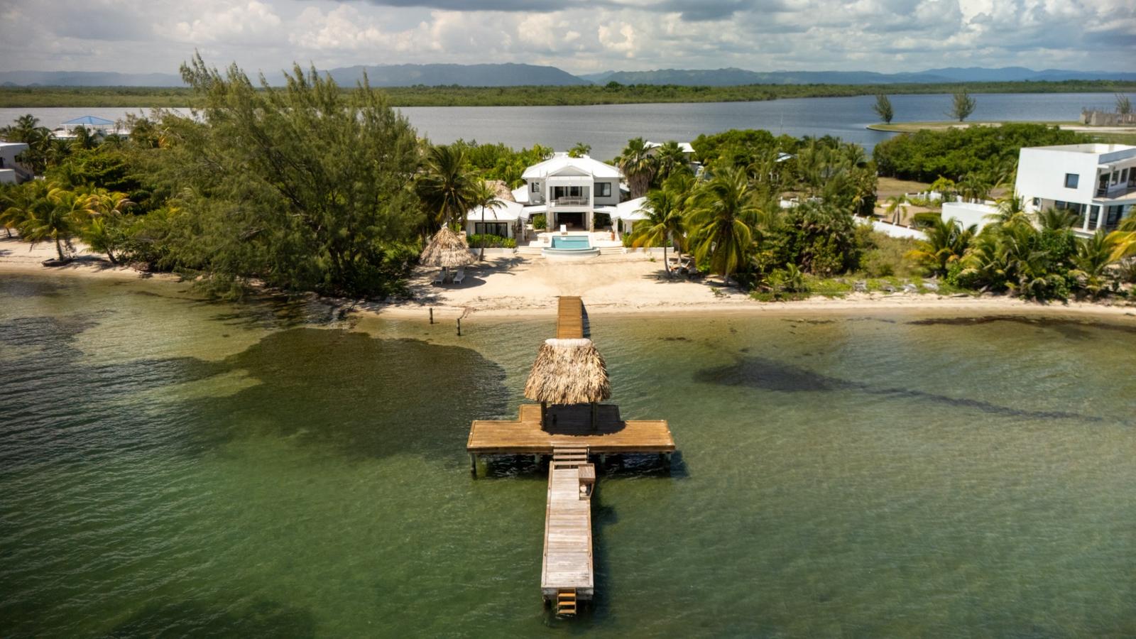 Luxurious Family Villa on the Caribbean Sea — photo 4