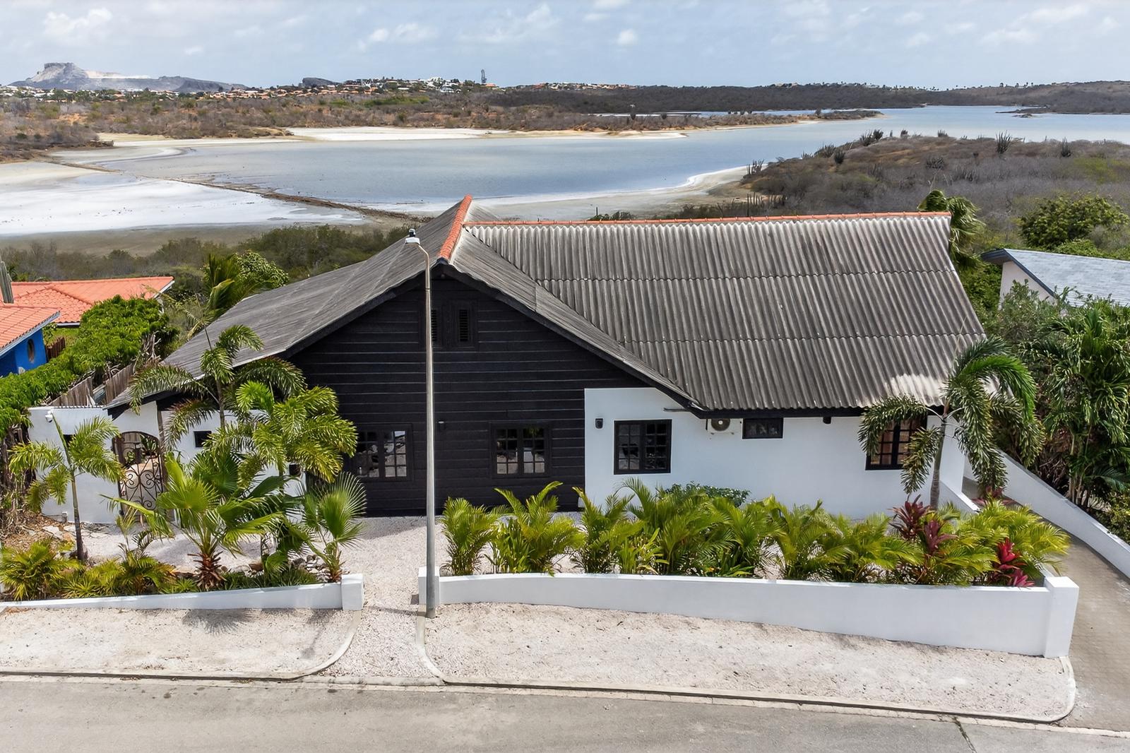 7 bedroom home for sale in Curaçao — photo 3