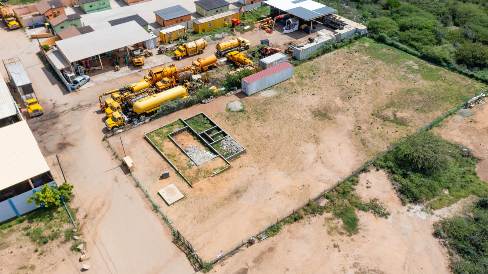 Rare Opportunity - Residential, Commercial, or Warehouse Property in Aruba — photo 1