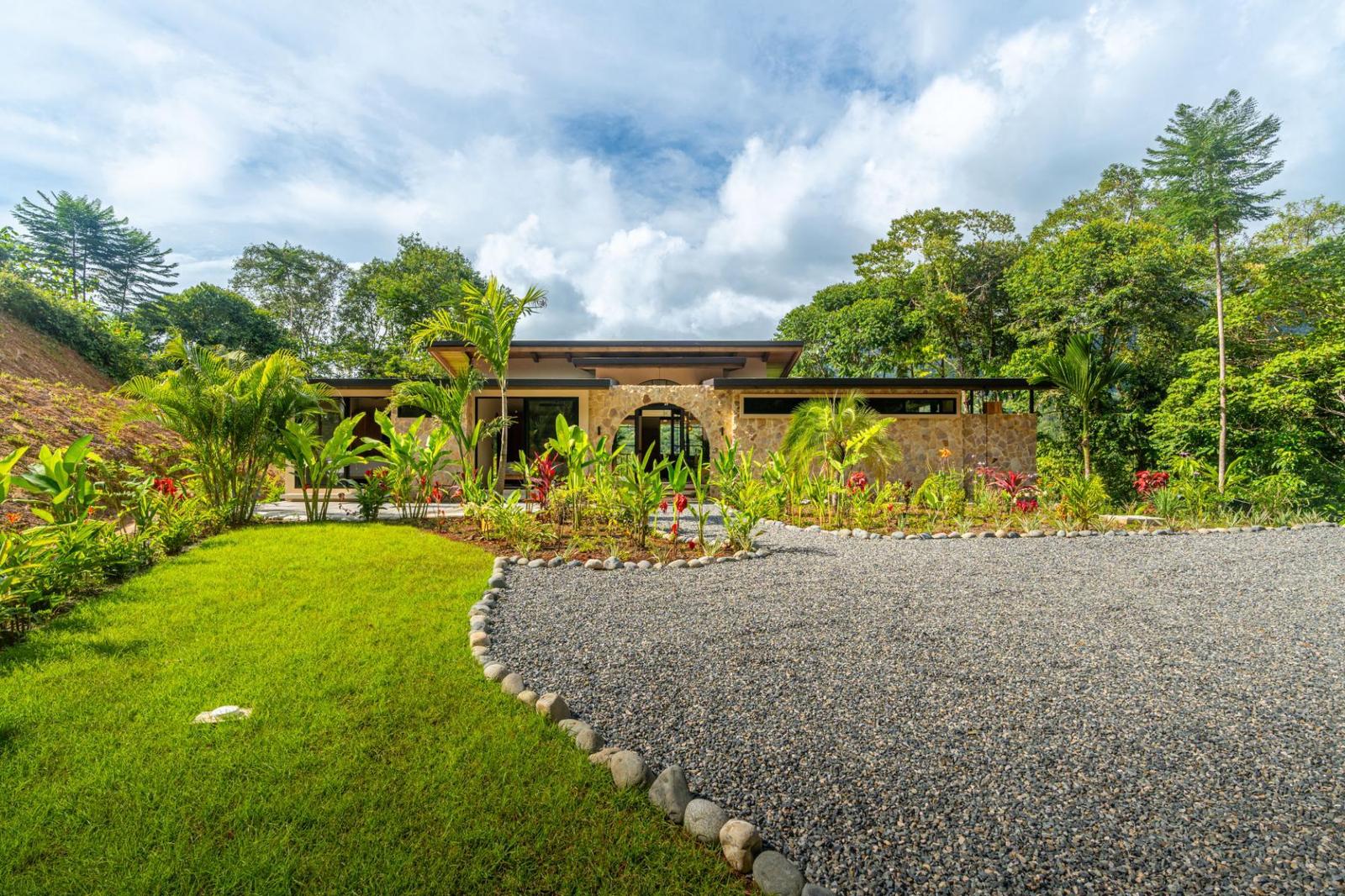3 Bedroom Mountain-View Home for Sale, Ojochal, Puntarenas, Costa Rica — photo 5