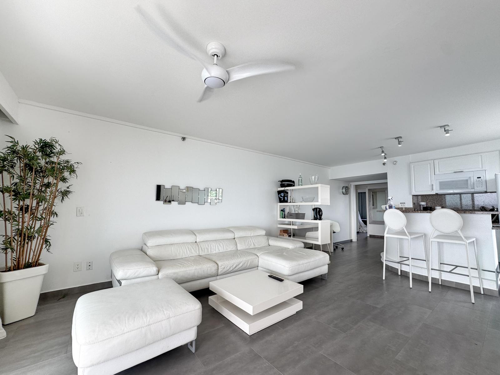 Incredible 2 Bedroom Deal in Sapphire Beach Club — photo 4