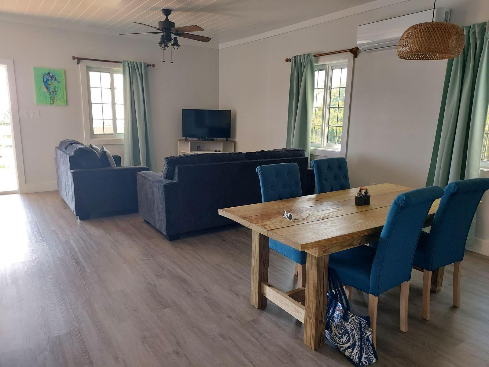 HOME IN RAINBOW BAY Residence for sale — photo 3