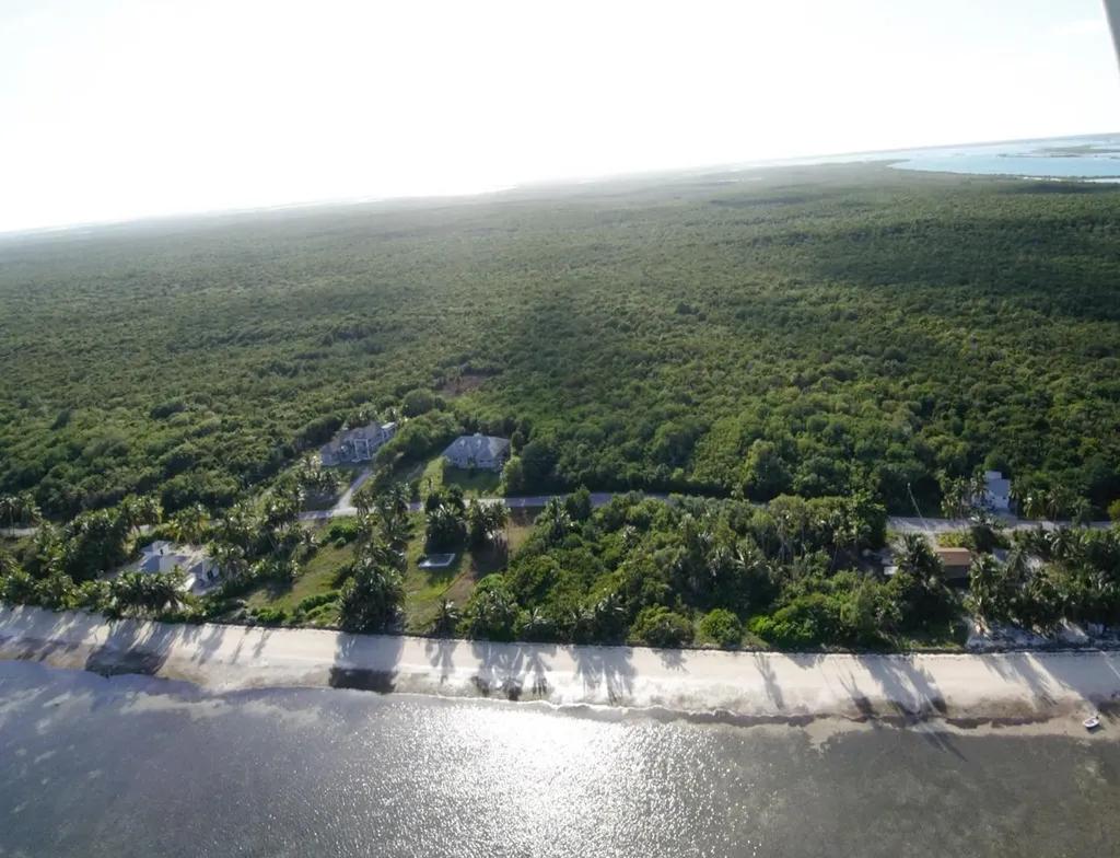 Beachfront 0.617-acre parcel in Pleasant Bay, Andros Island — photo 4