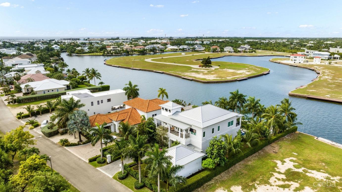 Grand Harbour Waterfront Estate in the Cayman Islands — photo 1