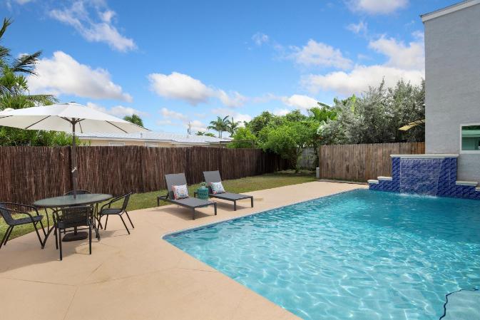 Key West Expansive 5BR Tropical Home — photo 3