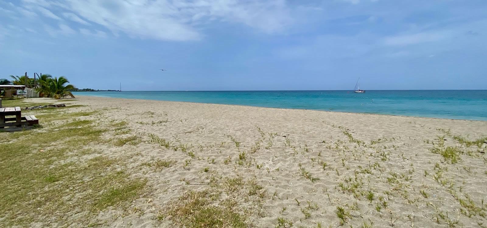 20 Acres Beachfront Land for Sale, Pinney's Beach, Nevis — photo 2