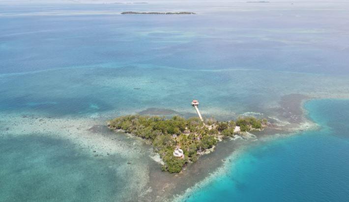 Private Island Caye close to Placencia — photo 2