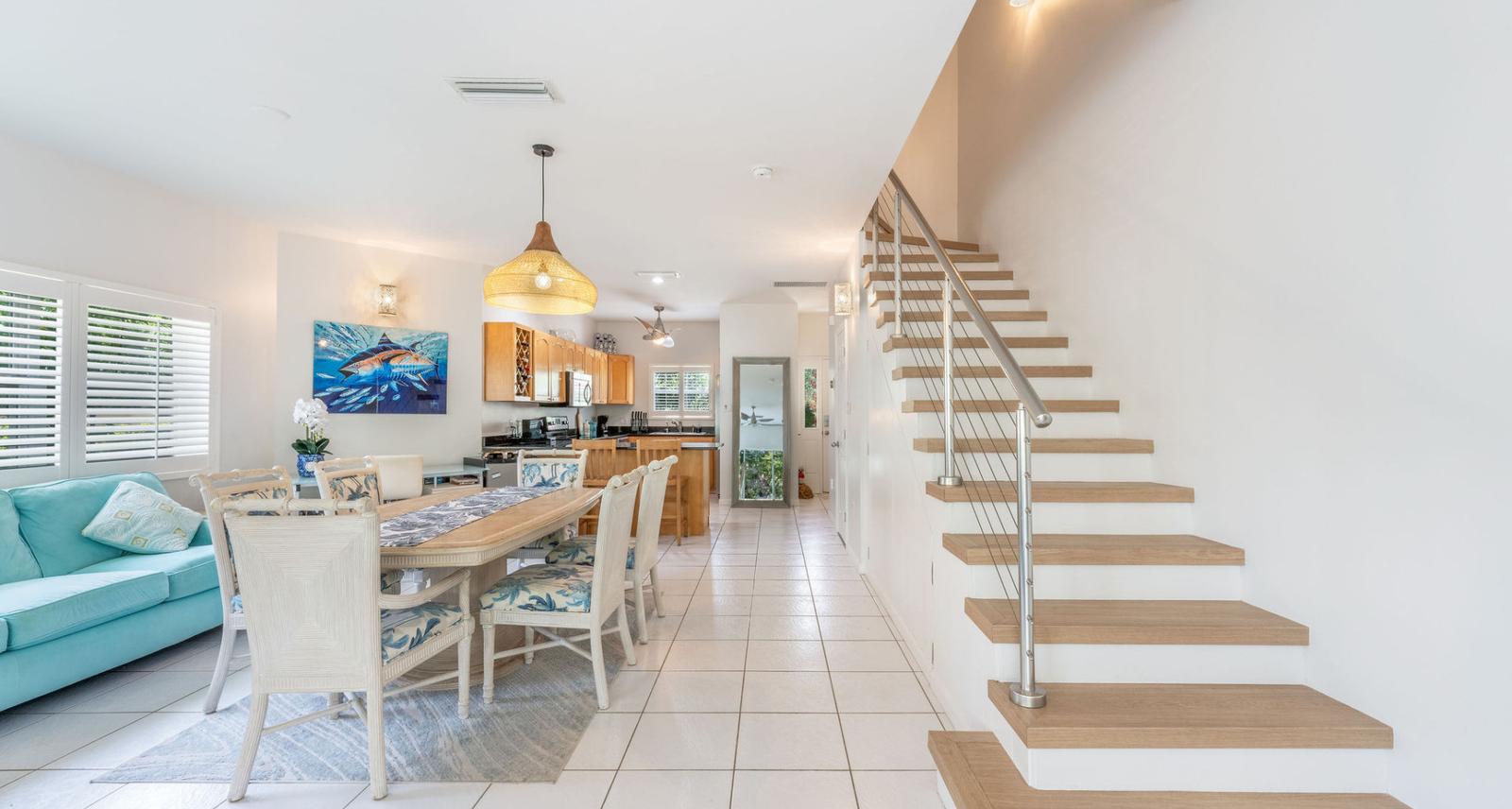 3 bedroom property for sale — 105 Coconut Bay Upgraded End-unit Townhouse In Oceanfront Community W Owner Financing Available in the Cayman Islands — photo 5