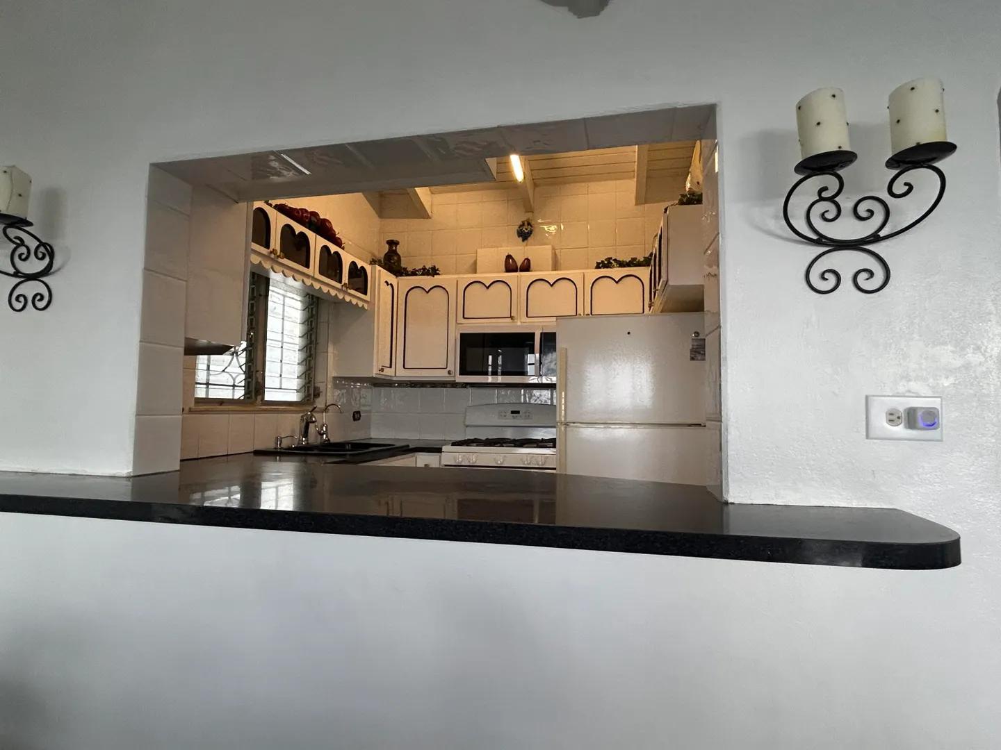 3 Beds 2 Baths 1,800 Sqft Apartment in US Virgin Islands — photo 5