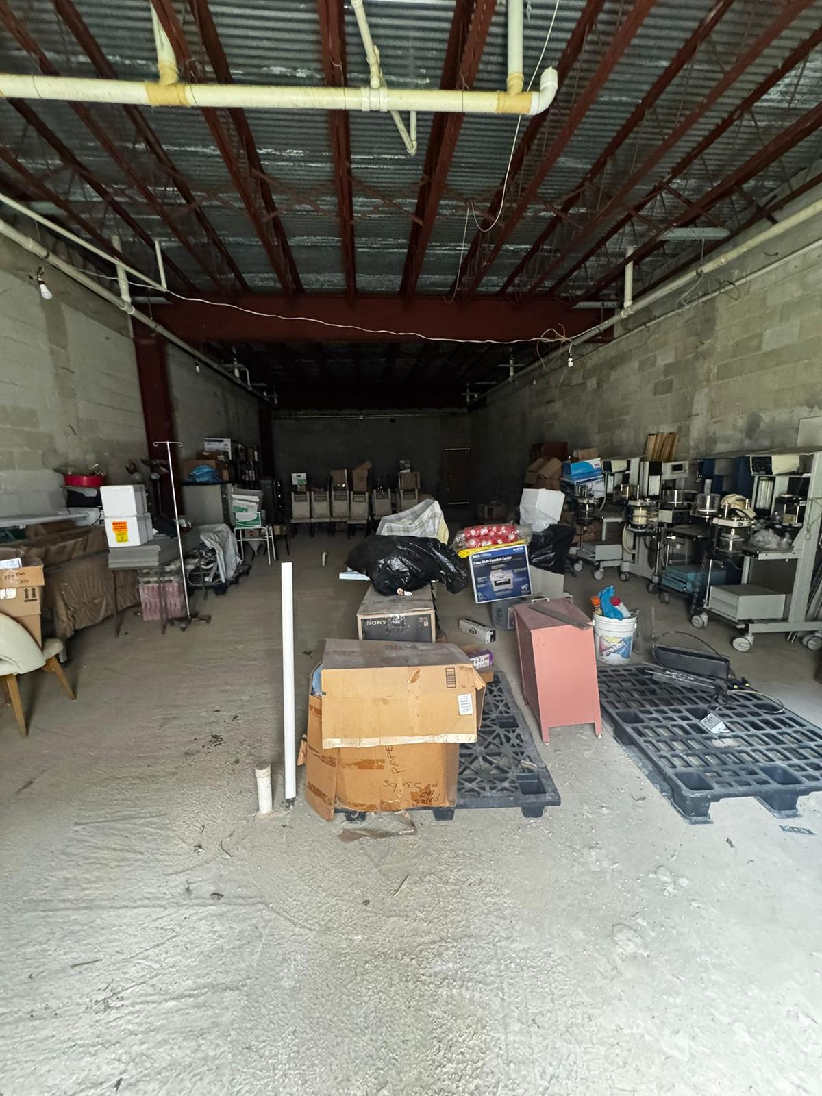 Blank Canvas Medical Office - in Strategic Location — photo 2