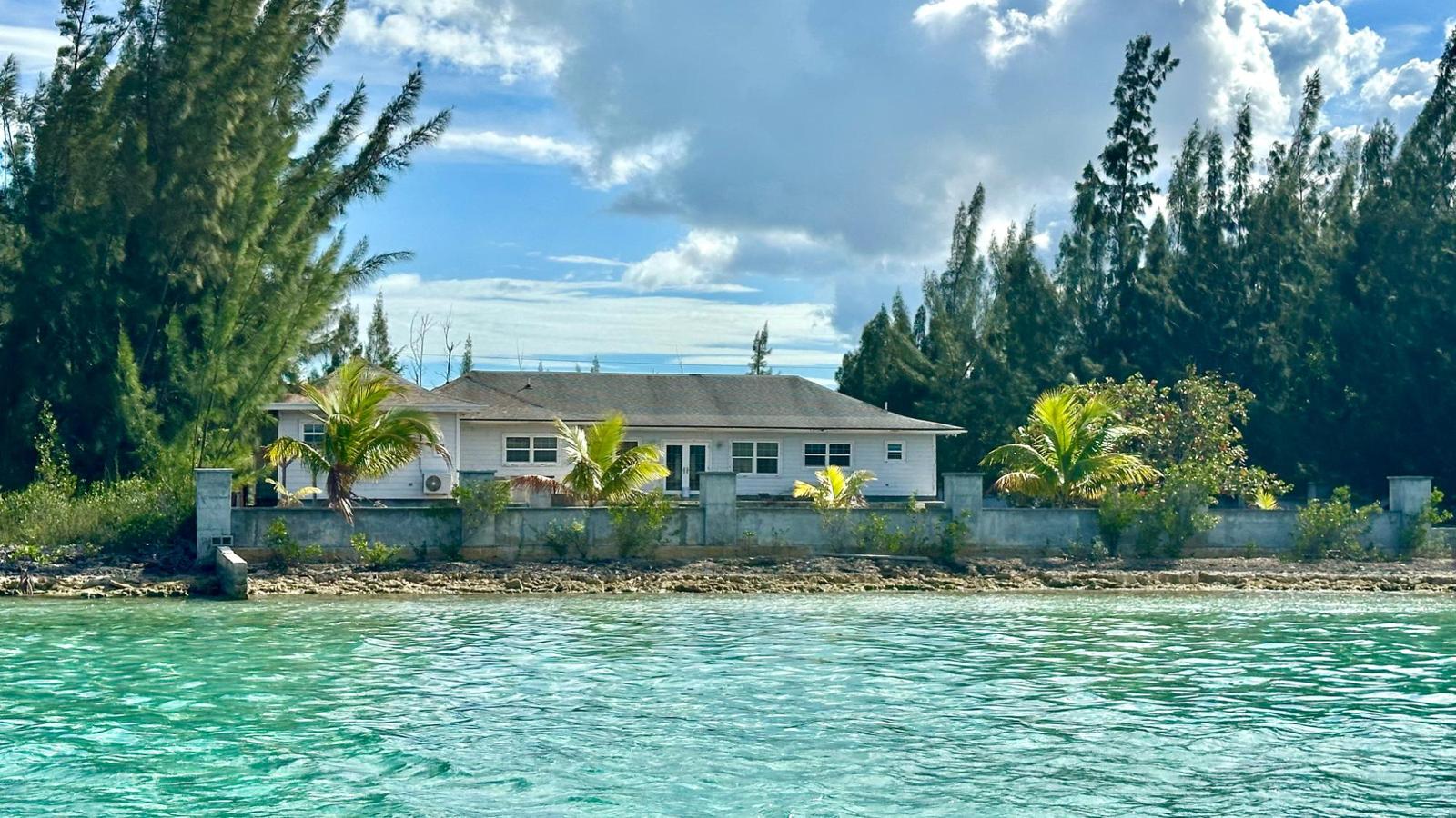 4 bedroom Residence for sale — 24 SUNSET POINT ANDROS in Andros, The Bahamas — photo 2