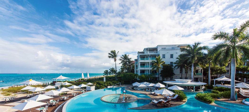 Grace Bay Beach 1BR Beachfront Condo — photo 3