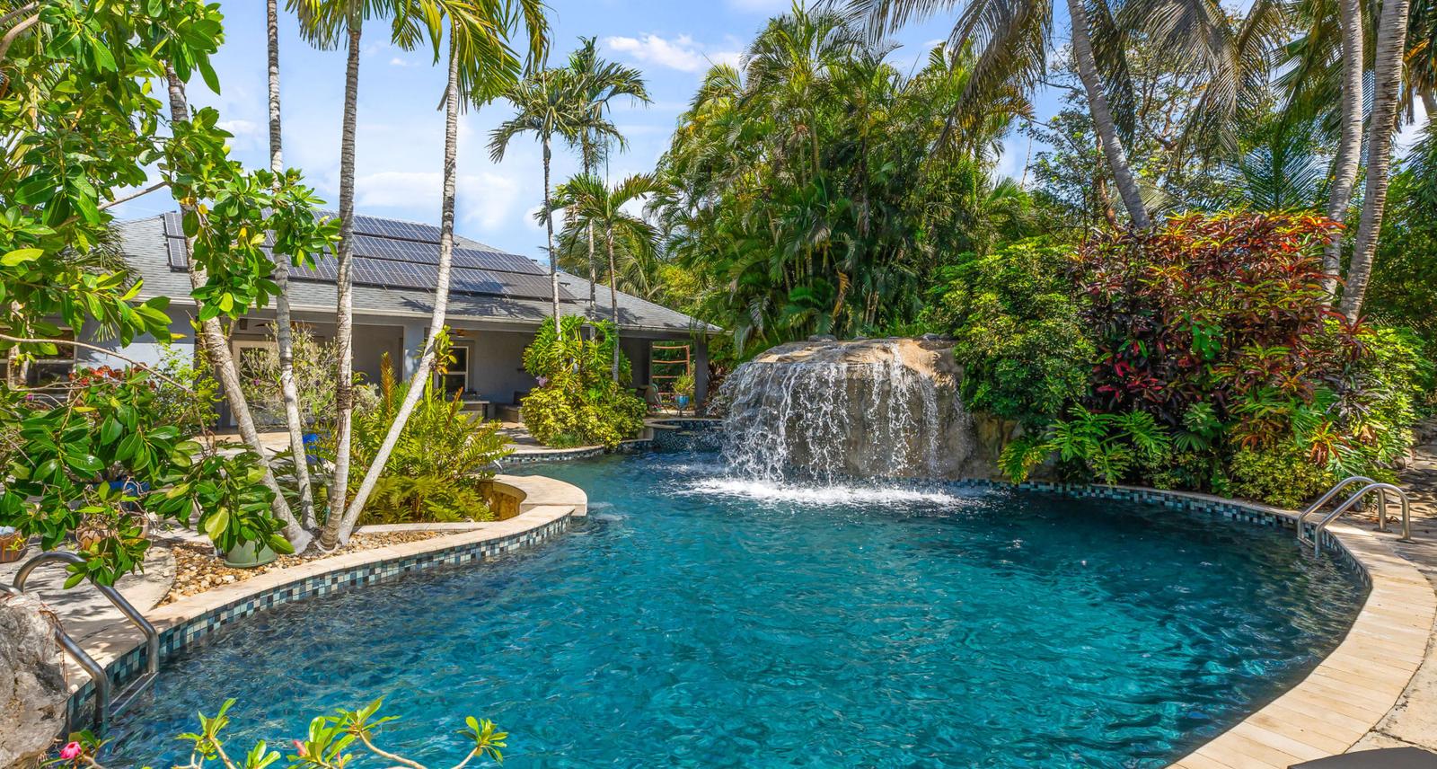 5 Bed House for Sale in Savannah, Cayman Islands — photo 2